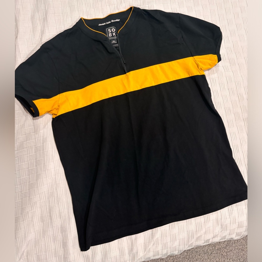 Men’s shirt size xl